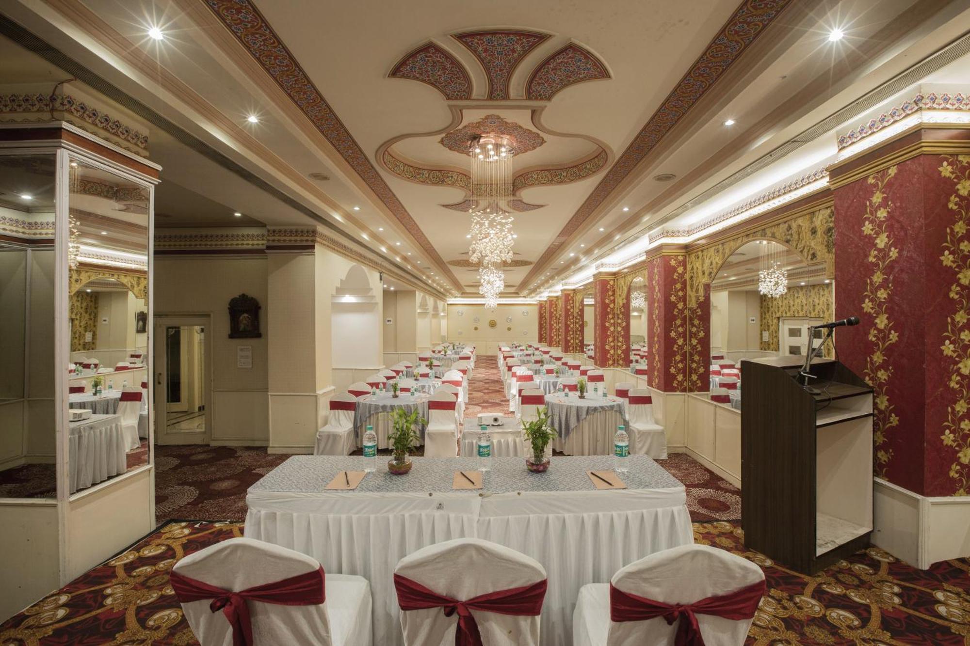 Vesta Maurya Palace Hotel Jaipur Bagian luar foto