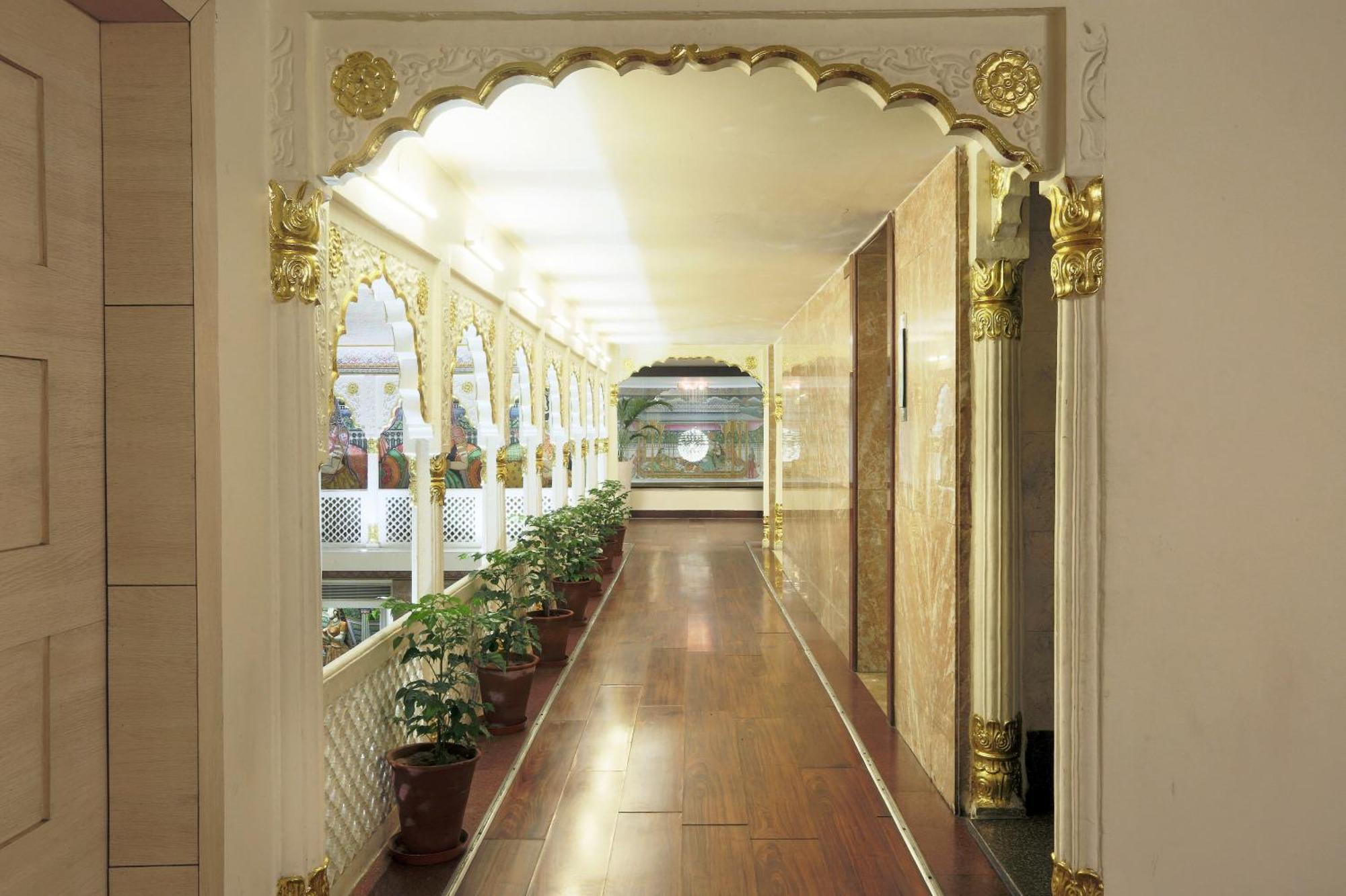 Vesta Maurya Palace Hotel Jaipur Bagian luar foto