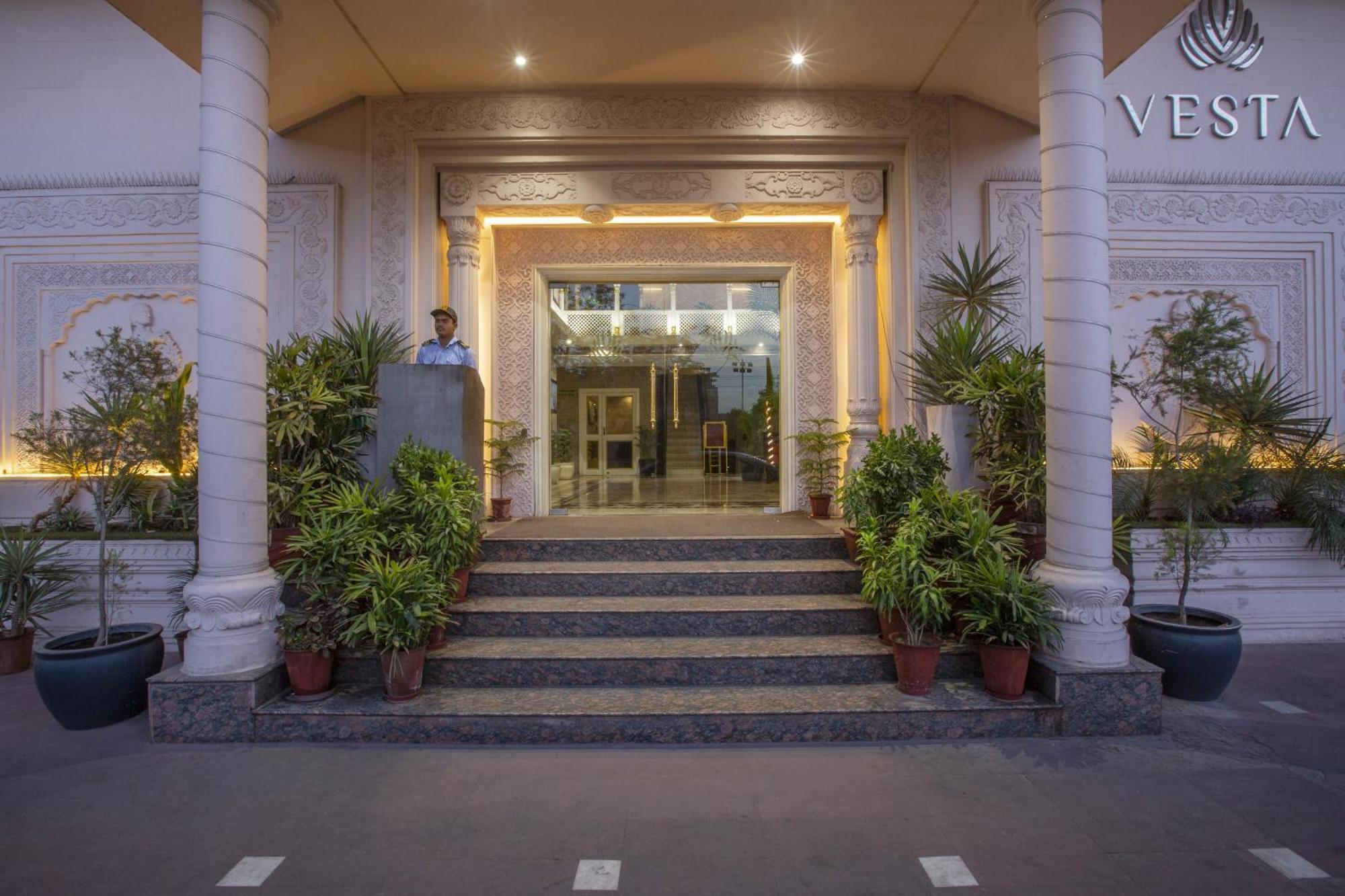 Vesta Maurya Palace Hotel Jaipur Bagian luar foto